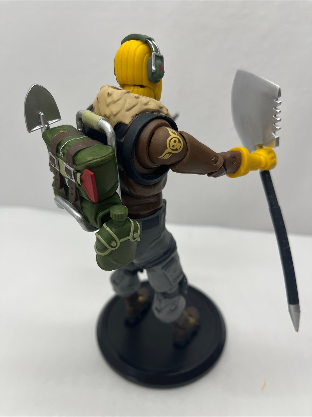 Fortnite Raptor Action Figure - Picture 3 of 6